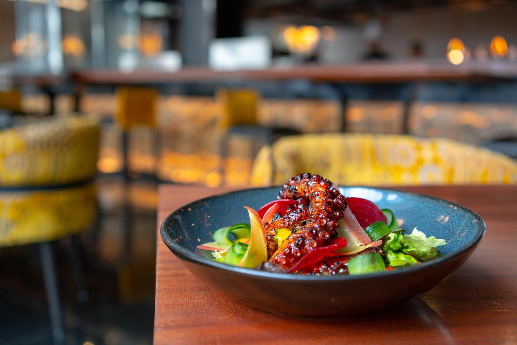 Moevenpick Hotel Du Lac Тунис Экстерьер фото Octopus salad